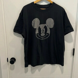 🧡💙 Disney black Mickey Mouse shirt  size large